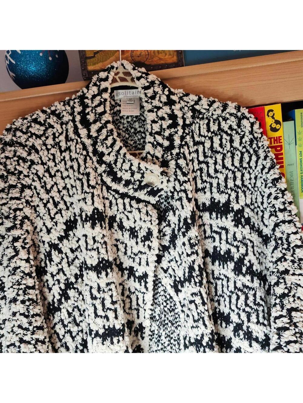 Solitare Textured Knit Poncho Wrap M Black Cream Boho Open Drape